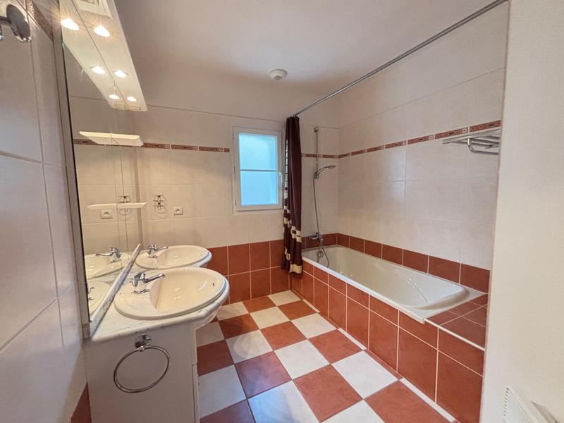 Maison - 98 m² - 4 pièces