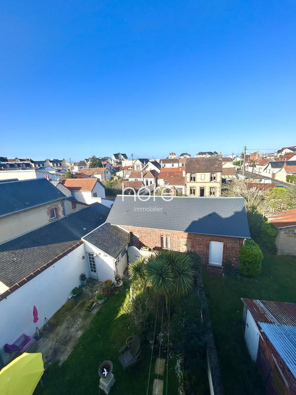 Maison - 210 m² - 12 pièces