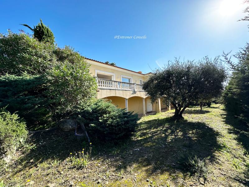 Maison contemporaine - 307 m² - 7 pièces