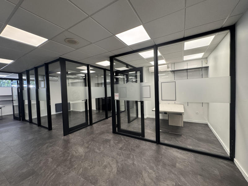 Bureau - 200 m² - 8 pièces