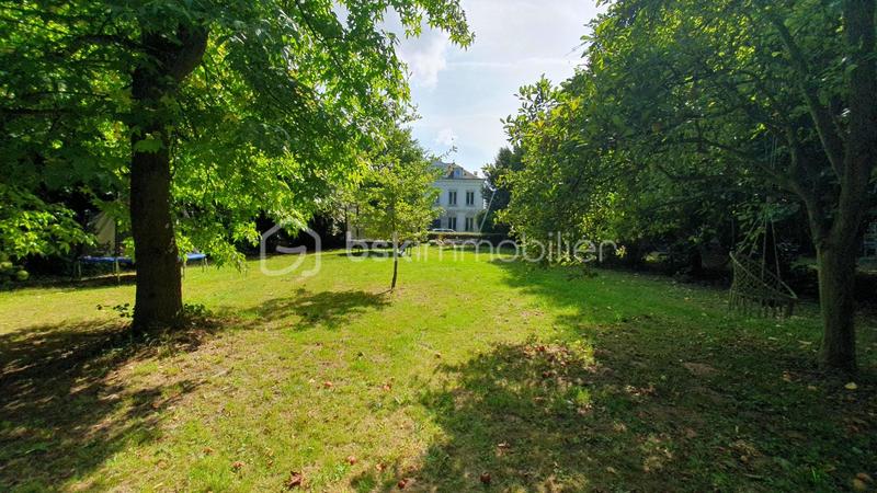 Maison - 200 m² - 11 pièces