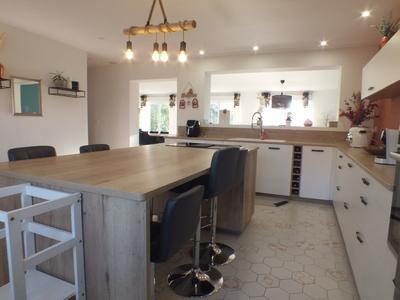 Maison - 198 m² - 7 pièces