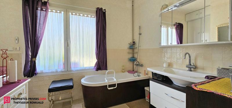 Maison - 200 m² - 5 pièces