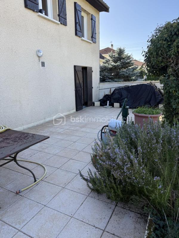 Maison de ville - 80 m² - 5 pièces