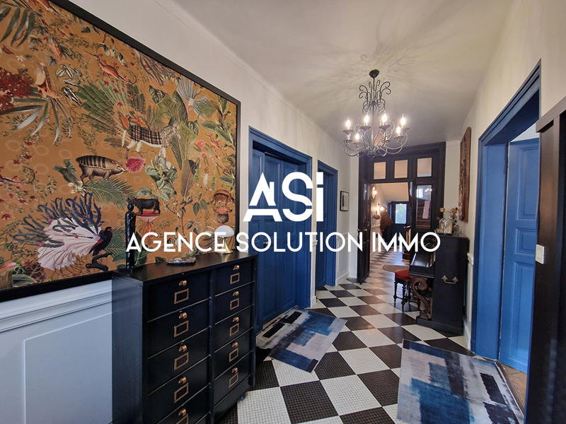 Maison - 339 m² - 8 pièces