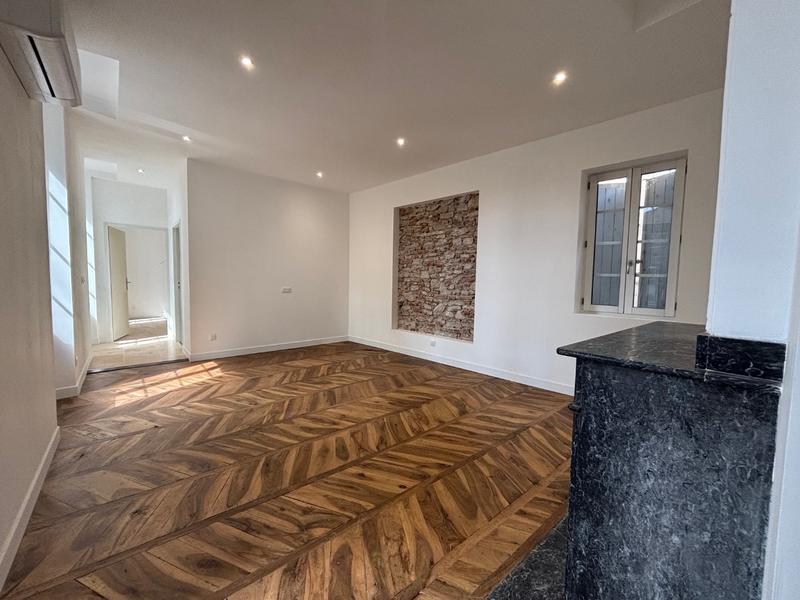 Appartement ancien - 64 m² - 3 pièces