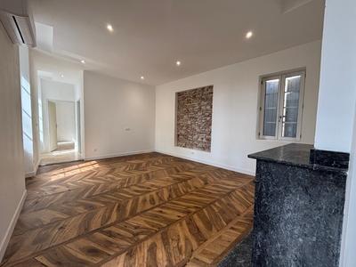 Appartement ancien - 64 m² - 3 pièces