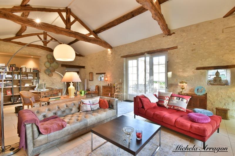 Propriété - 475 m² - 11 pièces