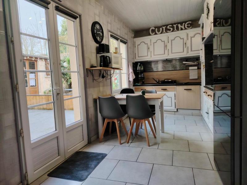 Maison - 225 m² - 10 pièces