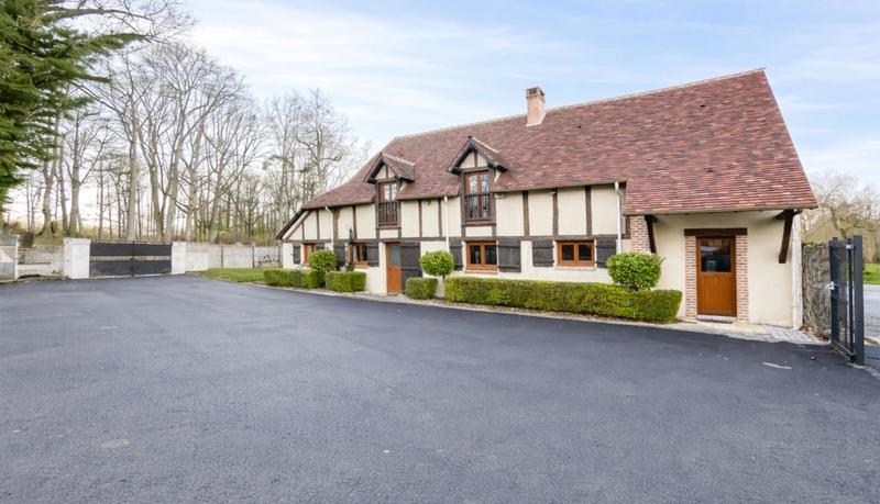 Maison - 800 m² - 24 pièces