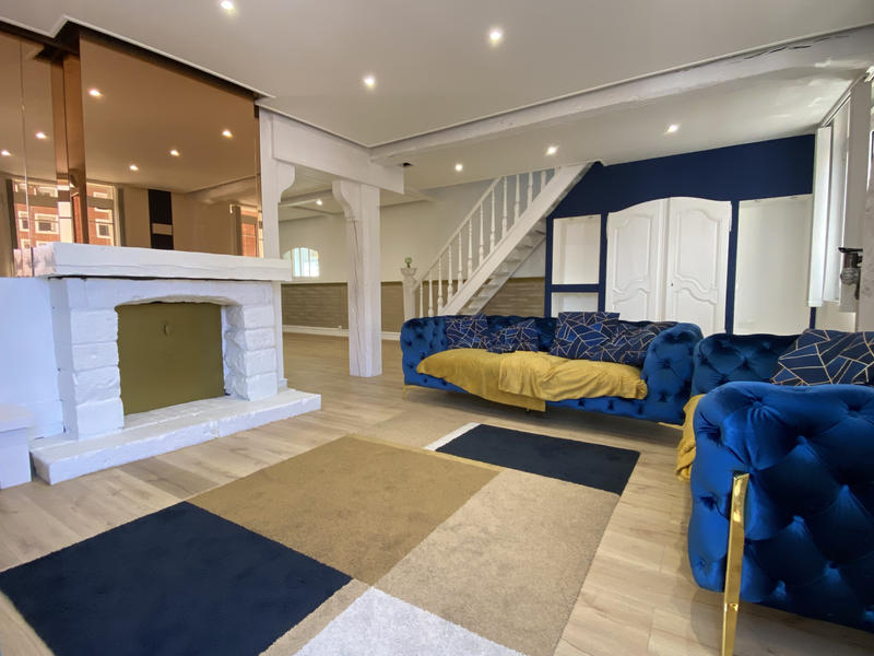 Maison - 210 m² - 7 pièces