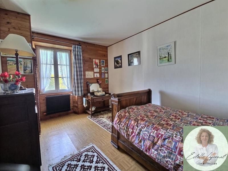 Maison - 322 m² - 13 pièces