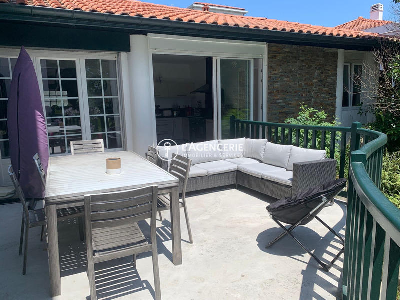 Maison - 255 m² - 7 pièces