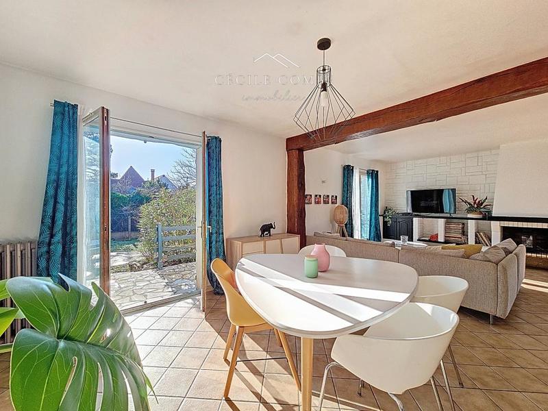 Pavillon - 180 m² - 7 pièces