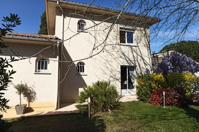 Maison traditionnelle - 204 m² - 6 pièces