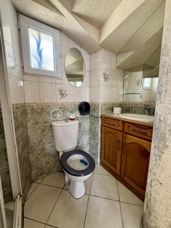 Maison - 240 m² - 9 pièces