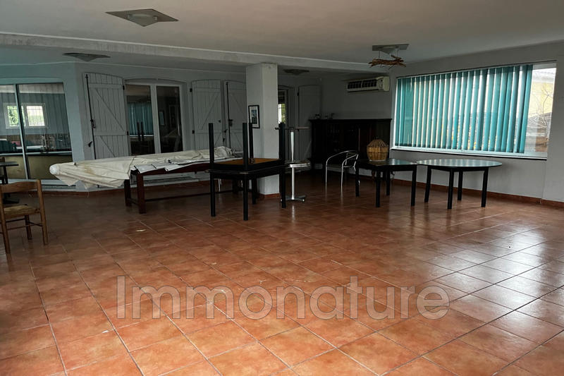 Local commercial - 227 m²