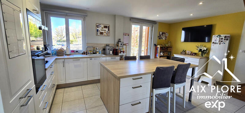 Maison - 110 m² - 4 pièces