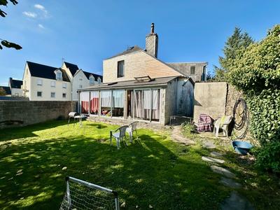 Immeuble - 141 m² - 7 pièces