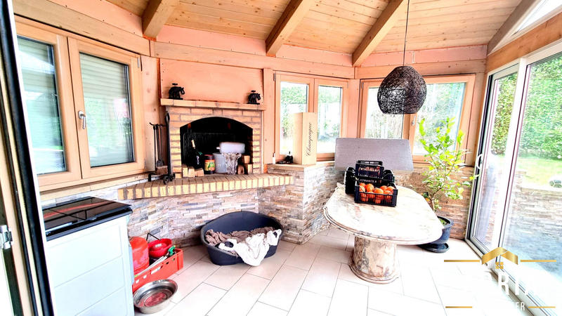 Maison - 225 m² - 8 pièces