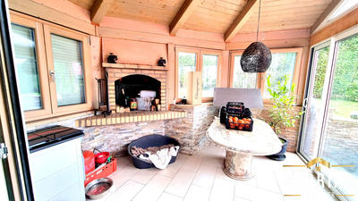 Maison - 225 m² - 8 pièces