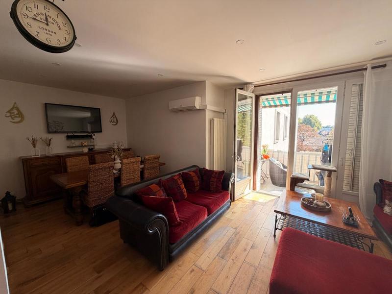 Appartement - 90 m² - 4 pièces