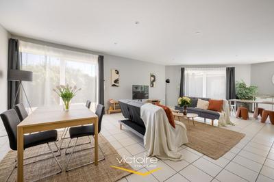 Maison - 191 m² - 6 pièces