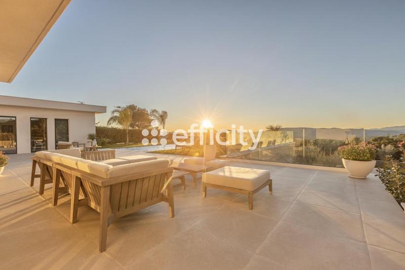 Maison - 860 m² - 14 pièces