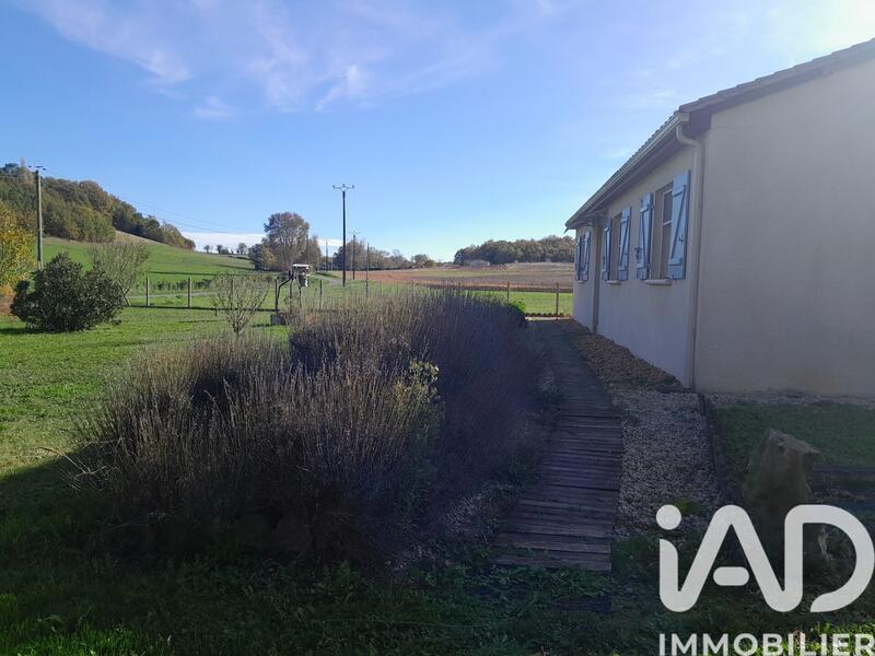 Maison - 96 m² - 4 pièces