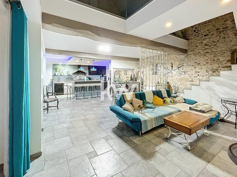 Maison - 274 m² - 10 pièces