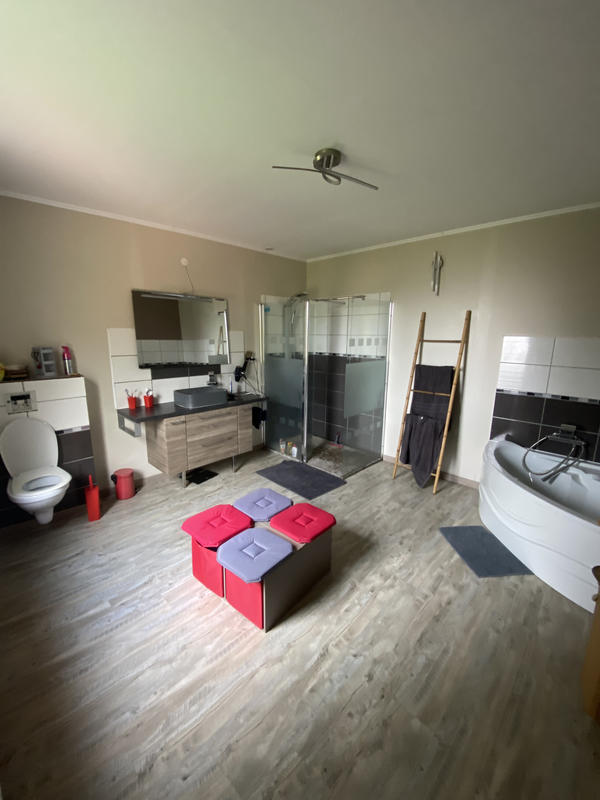 Maison - 200 m² - 7 pièces