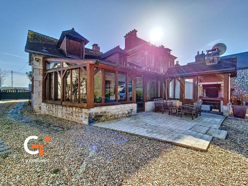 Maison - 200 m² - 10 pièces