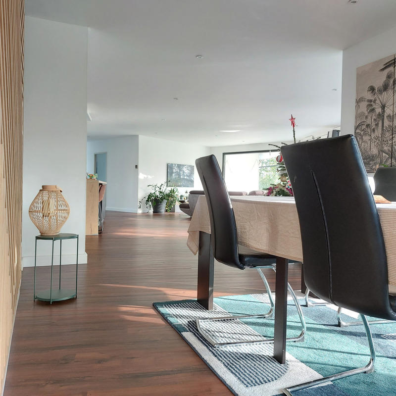 Maison - 216 m² - 7 pièces