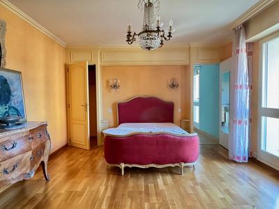 Appartement - 105 m² - 4 pièces