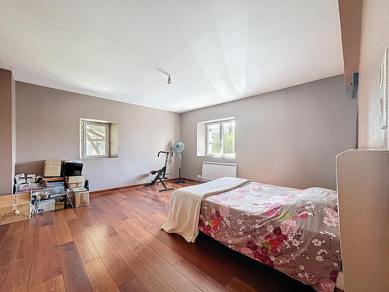 Maison - 210 m² - 7 pièces