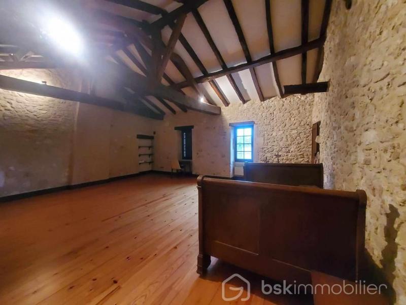 Corps de ferme - 365 m² - 10 pièces