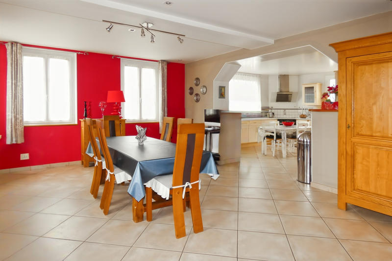 Maison - 193 m² - 8 pièces