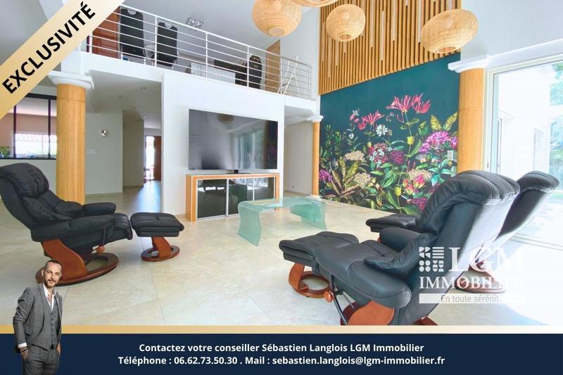 Villa - 337 m² - 7 pièces