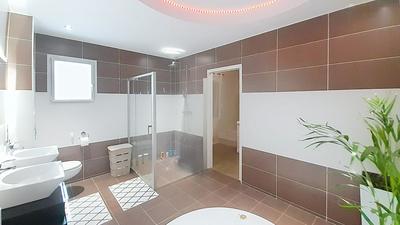 Maison - 210 m² - 7 pièces