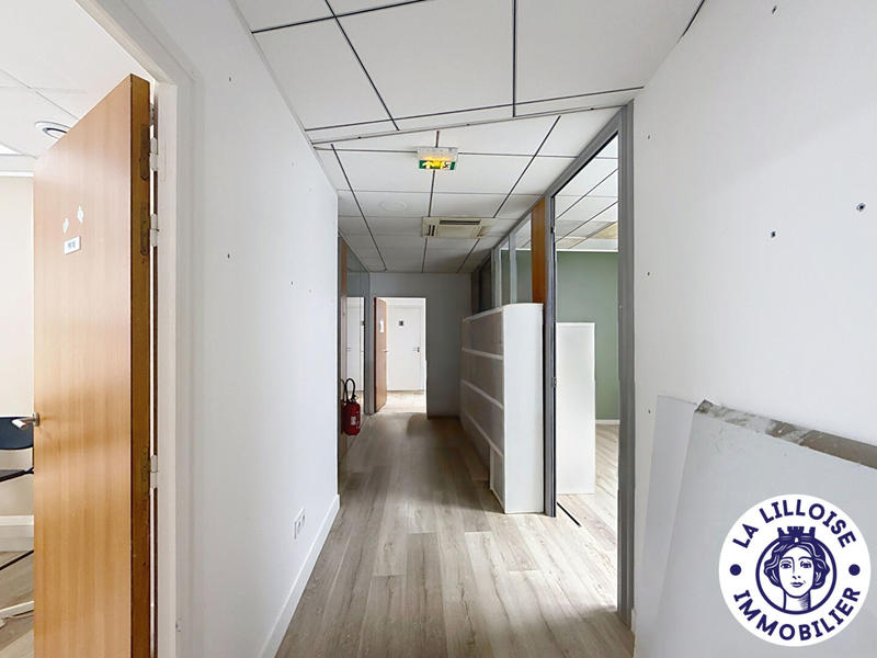 Local commercial - 140 m² - 6 pièces