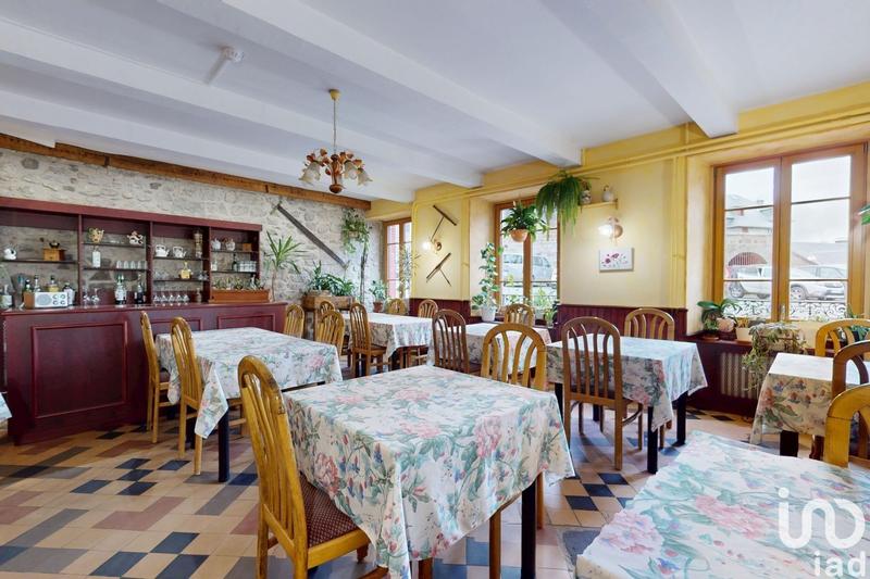 Local commercial - 606 m²