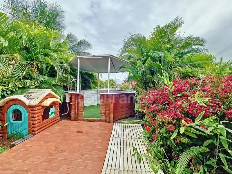 Maison - 152 m² - 6 pièces