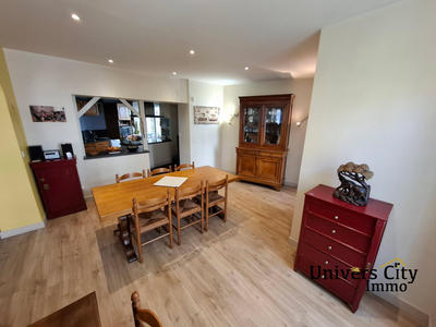 Maison traditionnelle - 151 m² - 7 pièces