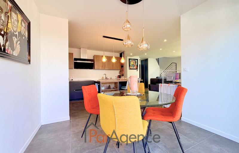 Maison - 104 m² - 4 pièces