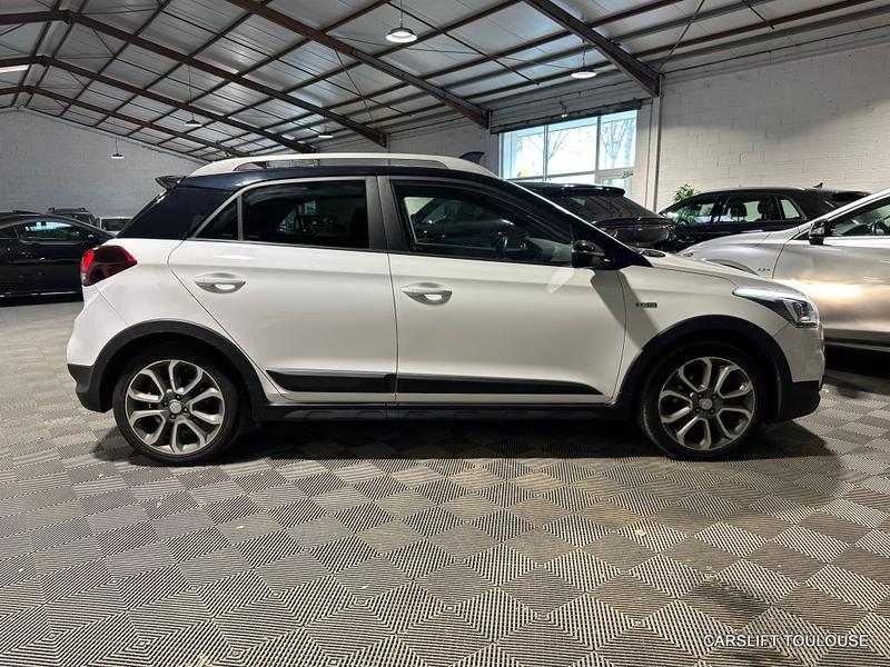 Hyundai i20 1.0 t-Gdi -Black Ride - 11 000 Kms Garantis Premiere Main