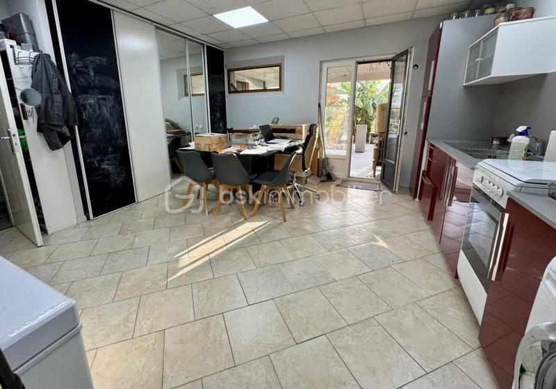 Maison - 212 m² - 7 pièces