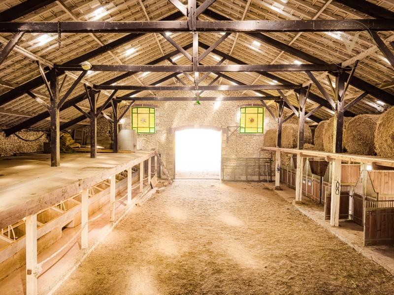 Haras - 388 m² - 12 pièces