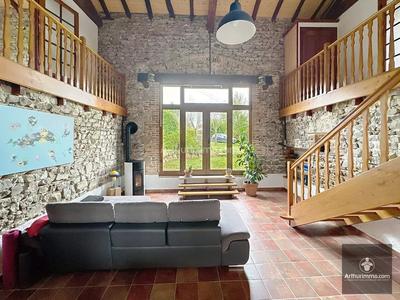 Maison - 340 m² - 8 pièces