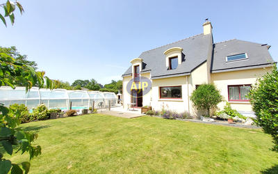 Maison - 153 m² - 8 pièces