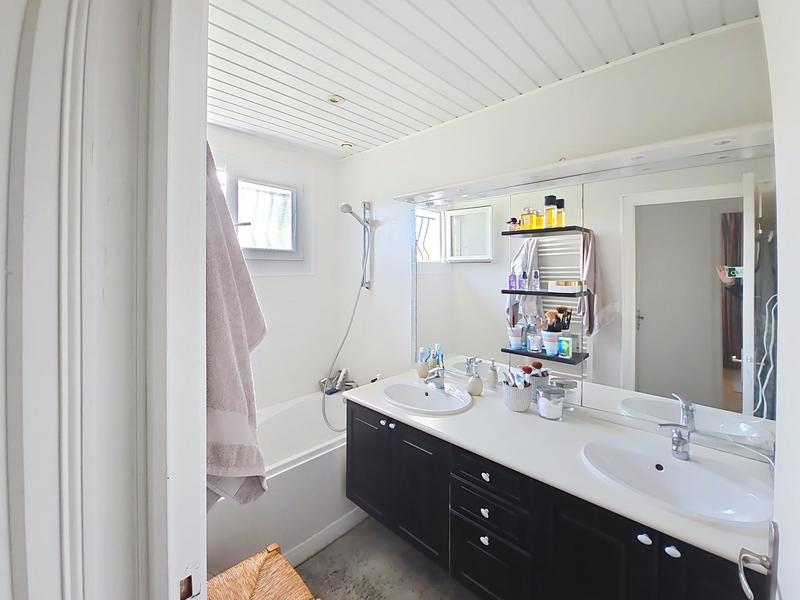 Maison - 151 m² - 6 pièces